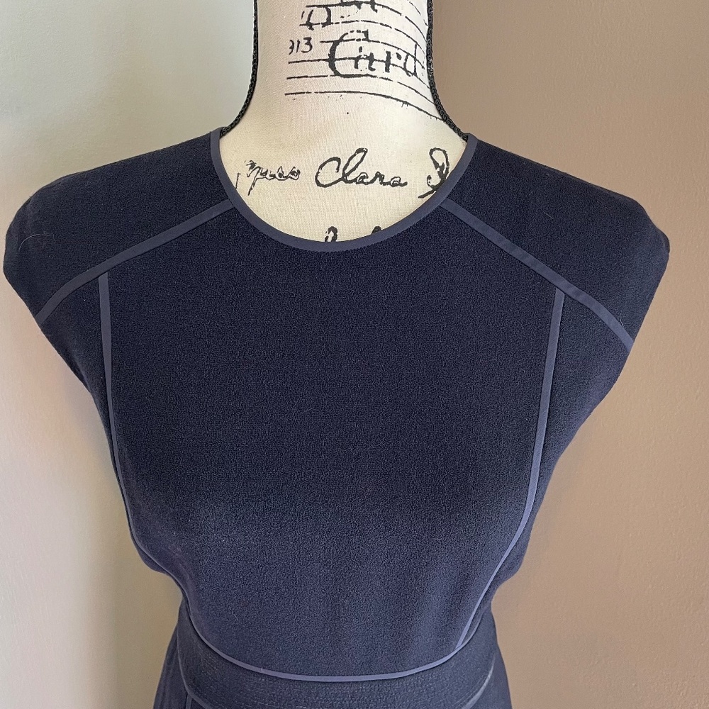 Tory Burch sleeveless wool crepe dress - Picture 2 of 9